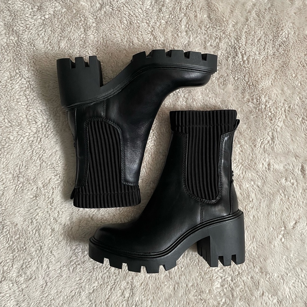 NWOT Aldo Chelsea Boots
